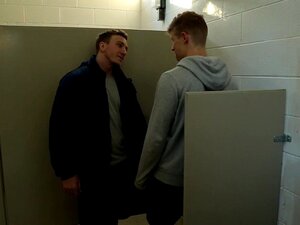 Exposed Public Gay - Porno @ RueNu.com