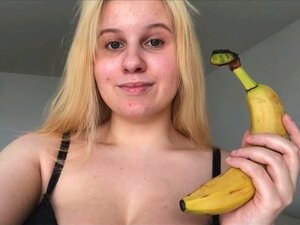 Banane - Porno @ RueNu.com