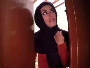 Hot Arabic - Porno @ RueNu.com