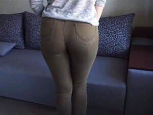 Femme En Jeans Serré - Porno @ RueNu.com