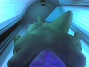 Giugileone porno e video di sesso in alta qualità su AmorePorno.com
