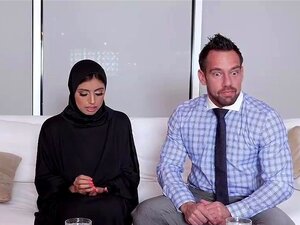 Ella Knox Hijab - Porno @ RueNu.com
