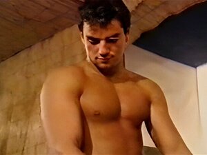Gay Porn Locker Room - Porno @ RueNu.com