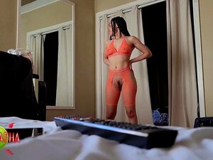 Lingerie Try On Hall - Porno @ RueNu.com