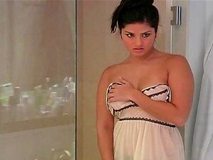Sunny Leone in Exclusive Cam Show From Sunny Just For Members Video