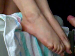 Cum On Feet - Porno @ RueNu.com