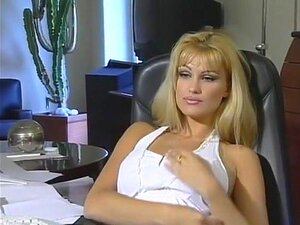 Eva Orlowski porno e video di sesso in alta qualità su AmorePorno.com