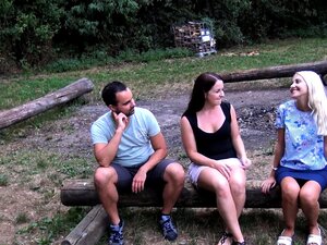 groupe amateur allemand en plein air, sexe mignon, amis à quatre