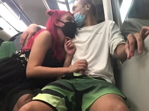 Publiczny W Pociągu - Filmy Porno @ PornoKrol.com
