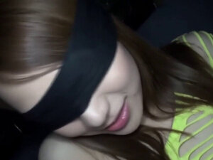 Zgwałcona przez grupę i związana azjatycka masturbacja, dostaje wytrysk do środka